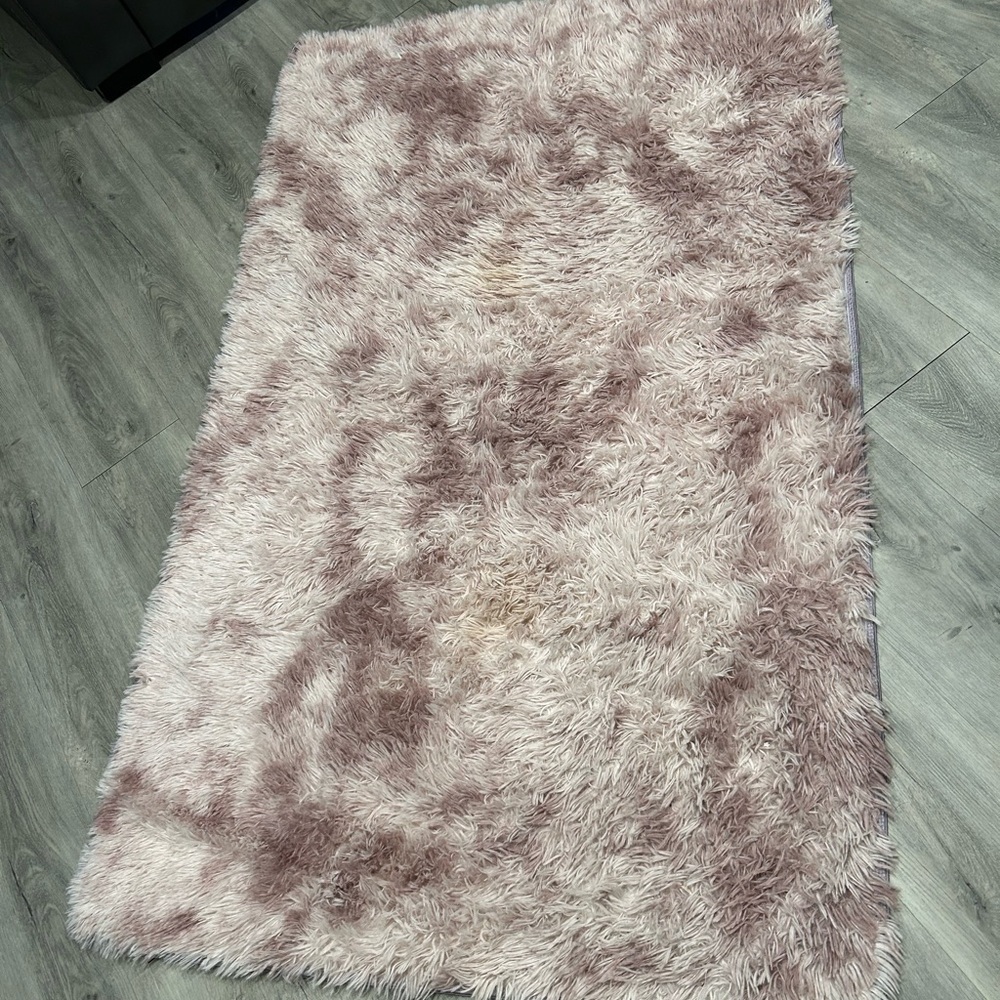 Fluffy Pink rectangular Rug - Picture 2 of 4